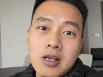 香港的车库原来这么考验车。#让中国MPV走向世界#香港街头偶遇魏牌全新高山#魏牌高山全国MPV销量冠军#高山香港街拍