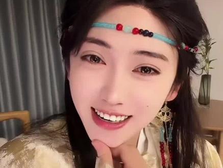 元元因为长相清秀,经常被同学家长认成是女孩😂#开心元元#男的#雌雄难辨#开心元元的圈子@开心元元#直播录屏分享