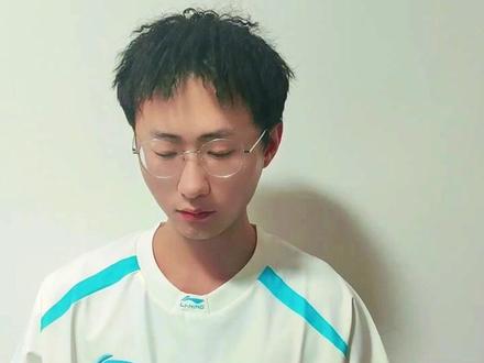 回来吧我最骄傲的Bin哥o(╥﹏╥)o……!!! 求你了阿Bin回来吧!全联盟都在等着看我们的笑话!世界赛石榴墙像个巨大的讽刺,没有你的破土而出,LPL的上路只是一片死水……回来吧,求你了!Bin哥,你就是我们BLG问鼎S冠军最后一块拼图,一定要带着世一上的金色的雨归队啊!
#LPL #BIN #BLG #lol#英雄联盟