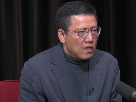 近日,美国和伊朗都提出了停战的谈判条件,然而双方开出的条件南辕北辙。特约评论员刘和平认为,靠谈判实现目标不现实,美以伊都已被逼入绝境。伊朗认为自己还能耗,还能拖。美国和以色列则认为,一定要采取雷厉风行的手段来继续打击伊朗。#直言不讳 #刘和平深度解析 #精选主播说 #媒体精选计划