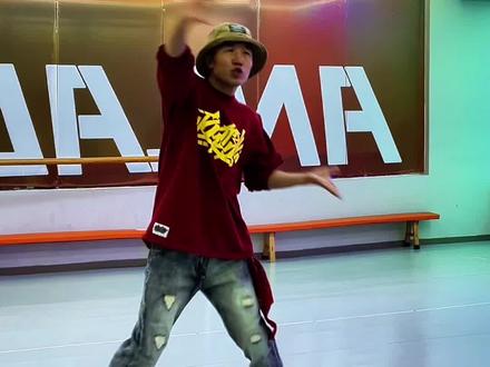 刘梓逸土耳其舞蹈教学#刘梓逸 #土耳其舞蹈教学 #妮蔻刘梓逸