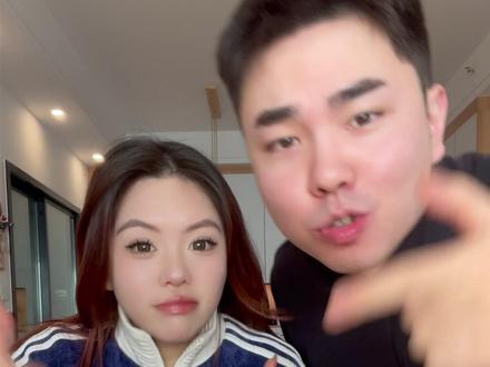 汉堡盲测!华莱士竟然是...... #汉堡 #香辣鸡腿堡 #盲测挑战 #开盲盒 #汉堡达人