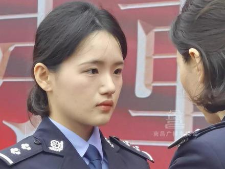 4月2日 江西南昌,魏佳琪继承父亲警号012550,魏佳琪表示:“父亲的精神会伴随我一直走下去。” #警号重启 #魏佳琪 #南昌警察 #人民警察