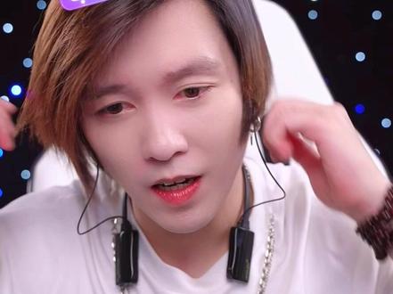 #“把美颜关了”|镜头前从不开美颜的飘柔哥,喜欢原相机的真实感,做真实的自己#钟志煜飘柔哥 保持内心清澈
2023.8.5