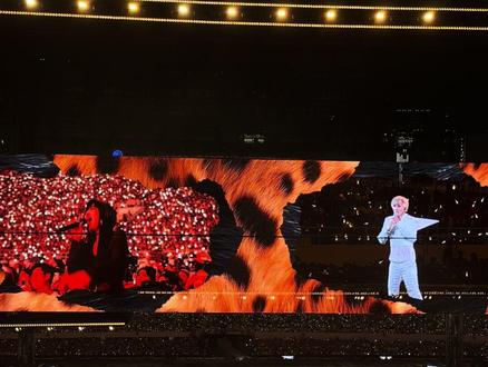 薛之谦四巡万兽之王新环节合唱互动《一半》 四巡第一位小姐姐合唱!
#薛之謙 #薛之谦万兽之王 #薛之谦广州演唱会