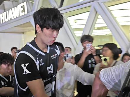 依旧耍大牌./#百分大战#吴勇豪#柯冉#扣篮#北京超级合生汇