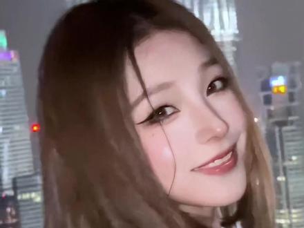 需要我说想和你去哪吗?#吉隆坡双子塔 #无边泳池 #顾清寒 #泳装