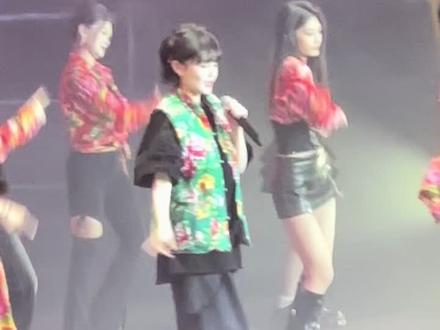 球球现场版火辣辣#球球 #赵本山女儿球球