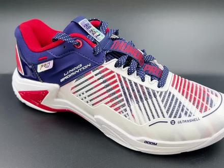 雷霆Pro全网首发
李宁新款旗舰鞋居然是’’薰风凌云Pro’’?
#羽毛球 #羽毛球鞋 #羽毛球装备 #李宁雷霆PRO羽毛球鞋 #李宁羽毛球鞋