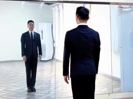 火爆全网的裁判恰恰背面口令跟练版来啦!必须让大家学会! 全网监督认真营业!😂@达州舞缘拉丁舞刘老师 #拉丁裁判组团跳舞优雅拉满 #拉丁舞裁判 #不要在我寂寞的时候说爱我 #当初的爱情匆匆走过 #中国体育舞蹈联合会