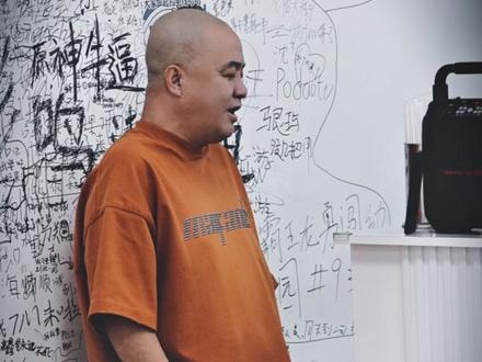 刀哥在奶茶店唱爱河 #刀哥 #抽象 #好果子