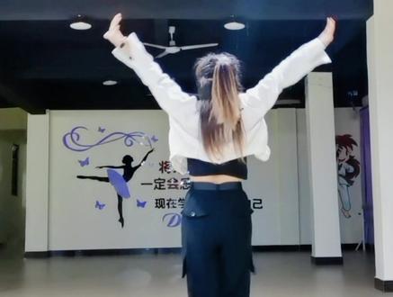 《中国范儿》#广场舞#背面慢动作分解 #口令教学#超长完整 霸气的一支舞,喜欢的老铁们可以收藏了@抖音小助手