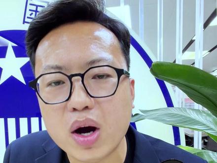 对博主硬刚稻城亚丁截断省道收费的看法 稻城亚丁景区的回应,其实避开了大家和博主最关心的点——现在省道上的卡点还在拦着车不让过,反而把现场应对没问题的负责人给处理了。
真心觉得这样较真的博主太难得!明明他自己能顺利过去,但为了让所有人都能在省道上畅通走,还是硬刚景区把事儿摆到明面上。
这事儿恐怕已经不是景区回应就能解决的了。
#真实生活分享计划 #稻城亚丁 #省道 #公路法#日常普法