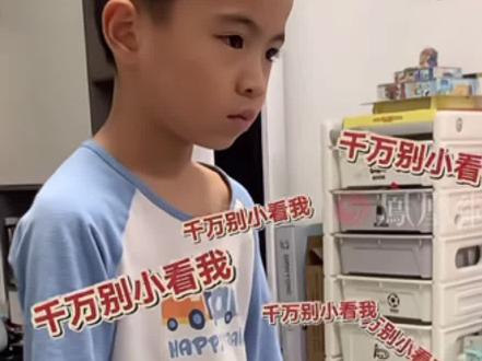 当文官武将的差别具像化 一文一武两兄弟吵架,看架势就知道谁是文官谁是武将