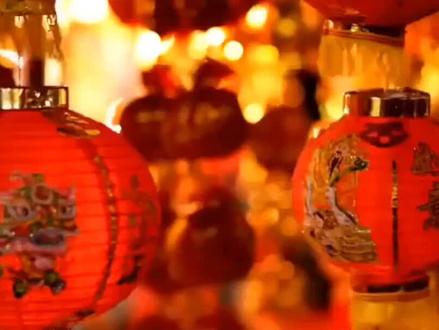 #各地春节年俗地图 各地春节年俗地图来啦!北方包饺子守岁,南方逛花街行大运,川渝麻辣香肠飘香,江浙年糕软糯甜香,广东红包利是满袋,东北冰灯映红春联,每个角落都藏着独特年味,快看看你的家乡上榜了吗?