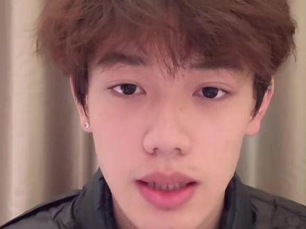 女王殿下的弟弟深夜直播回应
#女王殿下的弟弟 #女王殿下 #李圣俊 #时尚顽主 #女王殿下的弟弟养的狗的主人