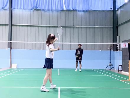 还不会和女生打球的可以来学习下#羽毛球#打羽毛球 #打羽毛球女生 #单打 #喂打球吗