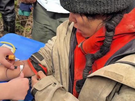 11月11日,七星山荒野求生挑战赛第34天,体检结果出炉,“冷美人”通过体检后直呼:“经历过两次月经的女人,依然在山顶”#大象主播说 @杨嘉祥