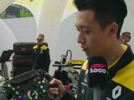 周冠宇去年讲解F1方向盘功能,一个方向盘20多W欧元!#F1