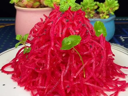 年饭系列 第十三道菜 #糖醋心里美 酸甜爽口的吃不胖系列😂😂#我最怀念的家乡年味 #抖音美食创作人