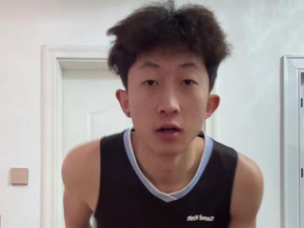 豆包给我搭配了一身适合去相亲穿的衣服 十分韩系男主
#当豆包教我打扮 #韩系男主 #相亲穿搭 #豆包ai #ootd穿搭