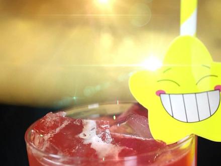 性感沙滩鸡尾酒