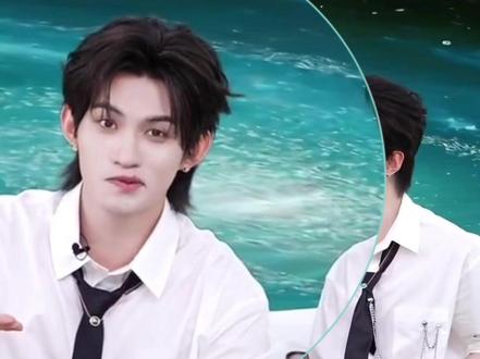 高嘉辉(云旗)挑衅我,又是挑眉又是噘嘴的,太要命了。那种我就是要宠着我哥,作弊了你又能奈我何~高嘉辉,还得是你。#云熠#云旗#郝熠然