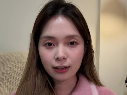 当在复试时被老师问到:你未来有读博的打算吗?
当被问到是否想读博的时候,老师其实是想知道:
1️⃣学术志向与科研热情:你是否真的对科研有兴趣,有探索未知的内驱力,还是仅仅为了一个硕士文凭?
2️⃣自我认知与规划能力:你对自己是否有清晰的认知?你的读研目的是什么?你的规划是否理性、踏实?
3️⃣稳定性与匹配度:对于希望培养学生长期深耕的导师(尤其是有博士点的课题组),他们更倾向于招收有读博潜力和意愿的学生。(尤其是学硕)
4️⃣诚实与沟通品质:你的回答是否真诚、不套路,能进行良好的沟通。
回答情况也因人而定:
情况1️⃣:你确实很想读博(直接明说即可!!):“我非常希望能继续留在课题组(或在本领域)攻读博士,从事更深入、更前沿的研究。对我来说,读博是深入探索我热爱的领域的自然路径。”
情况2️⃣:你不太想读博/不确定是否读博:不建议直接拒绝,最好是“以开放和积极的心态,在硕士实践中去验证和决定”。(参考本视频回答)
#复试 #复试面试 #研究生复试 #复试技巧 #考研复试