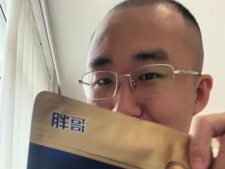 #真是测评 #测评 在我印象里胖哥就是有点烧嘴。好久没吃了。现在它30的根本看不得。也吃不得。我就不理解为啥标200给68米呢。这不胡闹么。它这个没奖。30的我记得是里面有奖票啊