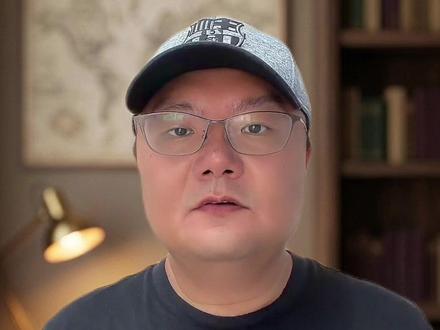 华为打破摩尔定律,用涛定律和1.4nm挑战台积电英伟达 华为率先命名涛定律,这次不卷摩尔定律,不卷更小的2nm晶体管了,而是卷系统延迟,卷光互连。#芯片 #华为 #台积电 #英伟达
