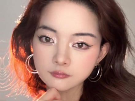 当脑瘫女孩开始放弃幼态审美时#妆前妆后#妆容分享#残疾人