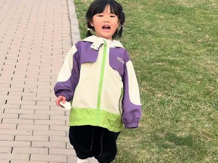 又来了又来了😂周董新歌《女儿殿下》太爱了,简直停不下来,那句“我美吗”是精髓啊哈哈哈#户外探索 #慢慢长大慢慢爱你 #女儿殿下 #周杰伦新歌 #遛娃碎片vlog