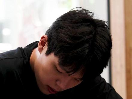 杨瀚森签开拓者后首年如何领工资?先到手88万,半年或一年领完