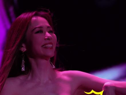 张靓颖:你好讨厌!你为什么要举个金蝉脱壳!#张靓颖#张靓颖杭州演唱会