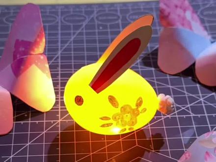 元宵节快到喽!用鸡蛋壳就可以做的小兔子灯,真的是非常可爱呀!#元宵节 #元宵节灯笼 #亲子手工 #动手能力培养 #幼儿园手工 @抖音小助手