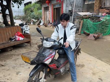 你爸妈同意你嫁来广西了吗 同意我去接你~