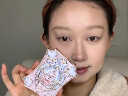 花知晓邦尼花园眼影03测评|画的好很洋娃娃
-全程原相机无美颜无滤镜拍摄测评
#测评 #种草 #好物分享 #眼影 #眼影盘