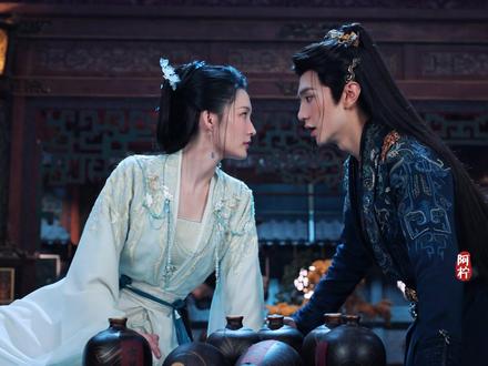 凤随歌百般阻挠付一笑与夏静石见面。 #一笑随歌 #陈哲远 #李沁 #熬夜追剧