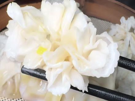 喜欢的乌啦啦来家门口了必须去打卡
#特别乌啦啦#包头烧麦 #内蒙特色美食 #包头美食 #真实分享计划 @特别乌啦啦