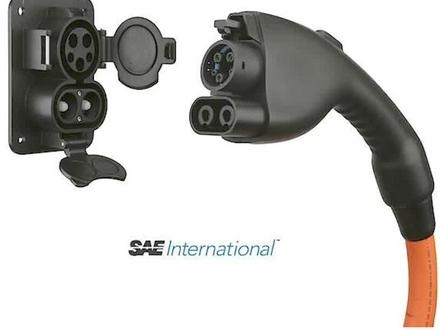 特斯拉:我想在新能源领域“一统天下”#特斯拉 #新能源汽车 #充电枪 #纯电动汽车