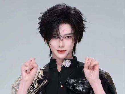 今日擂台整活儿(手势舞+波比波比+唱跳《犯错》+二倍速魅力波动摇),今天的战损妆近距离看真的好有冲击力 @18-阿卡 #18阿卡 #手势舞 #犯错 #魅力波动摇