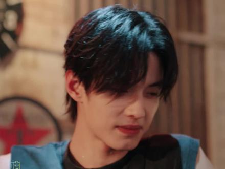 鱼烧不愧是是与少,主打一个随欣所与#虞书欣 #何与 #cp #随欣所与 #双轨