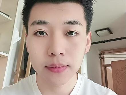 #真实生活分享官 闫学晶儿子到底叫什么名字,网友猜测是真的吗#闫学晶儿子#闫学晶#新疆班#李展旭