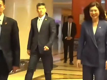 4月10日上午,中国国民党主席郑丽文从下榻饭店出发前往与中共中央总书记会见地点。#郑丽文 #北京 #媒体精选计划