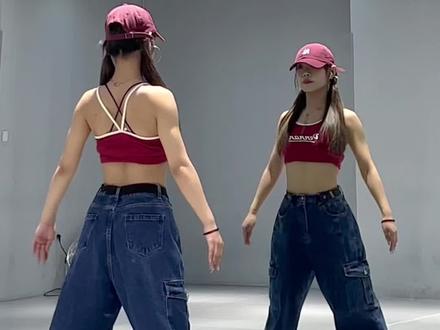 #hypeboy #newjeans #韩舞 #舞蹈教学 #翻跳 你们等的教程来啦~@抖音小助手