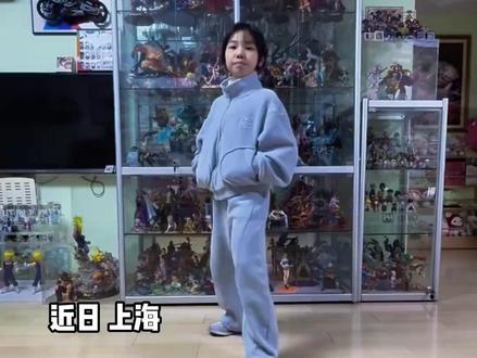 11岁跆拳道女孩展现惊人步法,“自带‘闪’太厉害了”。