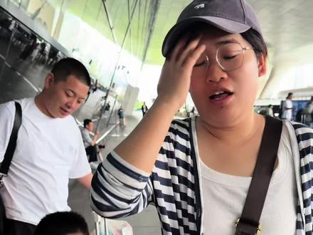 终于明白那句话,孙子是爷爷奶奶晚年的糖,爷爷奶奶是孙子少年的光,这世界上有一种爱不讲条件,不计成本 ,不要求回报……
除了父母的爱 就是爷爷奶奶对孙子的爱 #隔辈亲