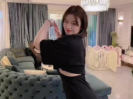 我们家大池的自信应该是随了胖虎,没错就是这样#自信最美 @抖音小助手 @大池ai @胖虎~胖姑婆