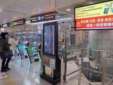 今日新闻最新事件简短20字 9b96e4211006fa92336741d63e5ae6ef~tplv-dy-resize-origshort-autoq-75:330.jpeg?x-expires=2000044800&x-signature=DVe3THlLoWEVeitqOZQWgnxorAw%3D&from=3213915784&s=PackSourceEnum_AWEME_DETAIL&se=false&sc=cover&biz_tag=pcweb_cover&l=021684686413690fdbd400a04000000fffffff26c4f001e0e0306