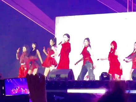 球球红衣唱跳《深情的戏》~以爱为名#球球粉丝见面会 #神级现场 #赵本山女儿球球 #现场版live